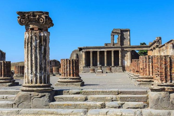 Archaeological Site of Pompeii - Vesuvius in the background: why the setting changes everything