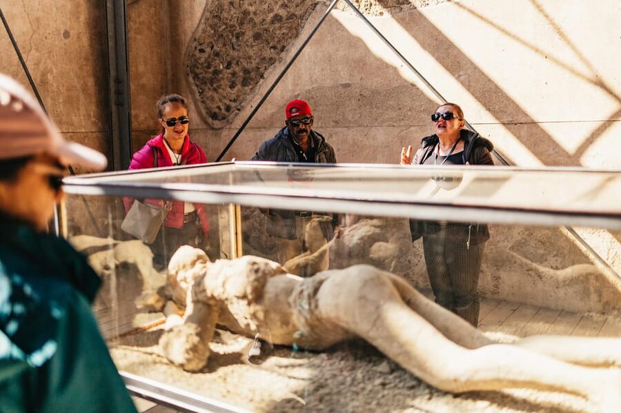 Naples: Pompeii and Mt. Vesuvius with Lunch and Wine Tasting - Why this Pompeii-to-Vesuvius day works