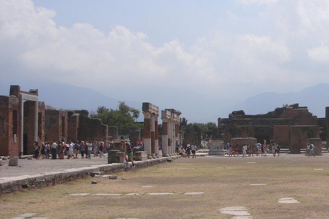 Pompeii and Mount Vesuvius SELECT tour - FAQ