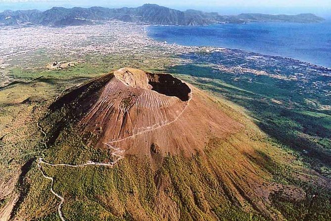 Pompeii Ruins & Wine Tasting with Lunch on Vesuvius with Private Transfer - Optional Herculaneum: quieter ruins with better-preserved details