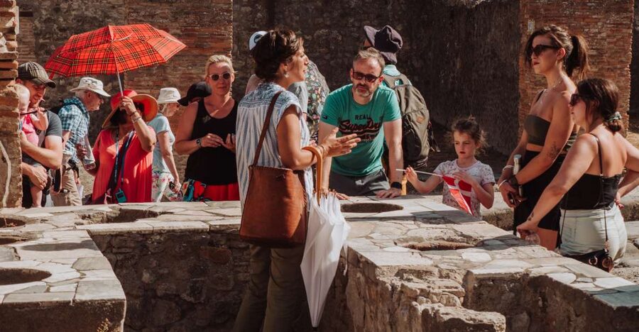 Pompeii: Small-Group Tour of Pompeii and Herculaneum - The 30-minute break: how to eat well without losing the day
