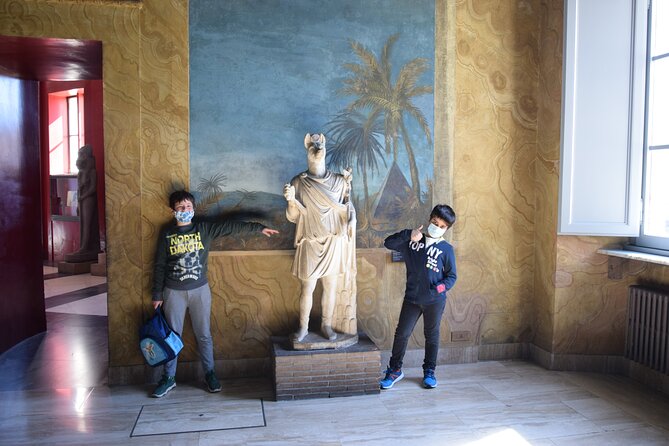 Private Vatican Museum & Sistine Chapel – Exclusive 3-Hour Tour - Guide quality: why names like Laura and Patrizia matter