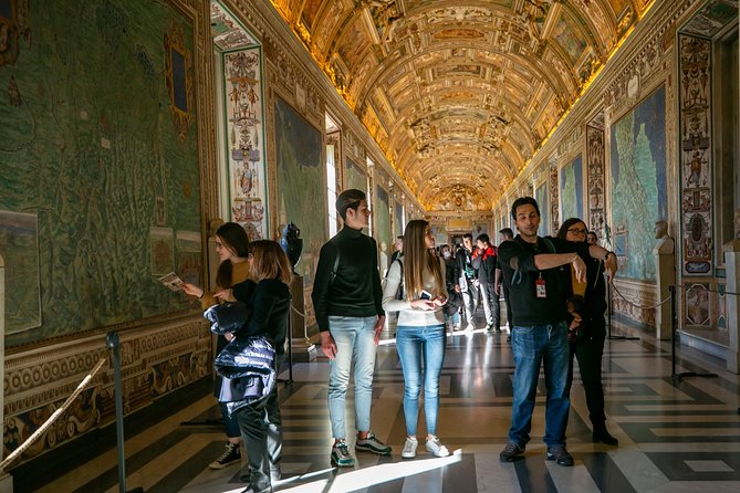 Private Vatican Tour with Sistine Chapel & Basilca Fast Access - Meeting point and getting there without stress