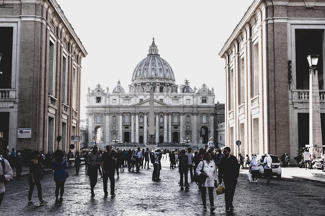 Sistine Chapel And Vatican Museums Skip The Line Tour - Where you meet at Viale Vaticano (and why timing matters)