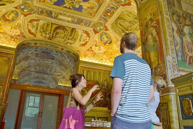 Skip-the-Line Vatican, Sistine Chapel & St. Peter's | Small Group - Guides that make the difference: who you might get
